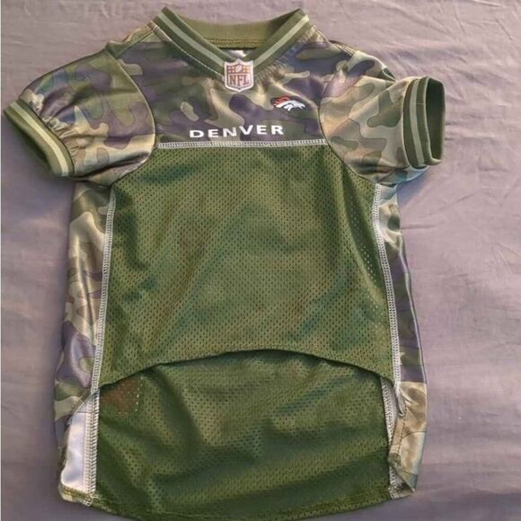NFL Denver Broncos Camo Dog Jersey NWOT BENEFITS SENIOR RESCUE - Picture 5 of 9